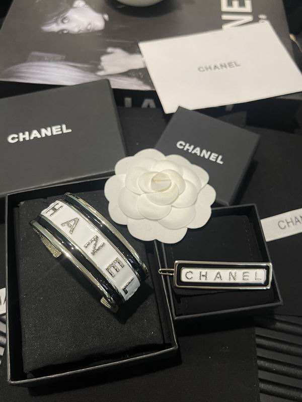 Chanel Bracelet 03yxs43